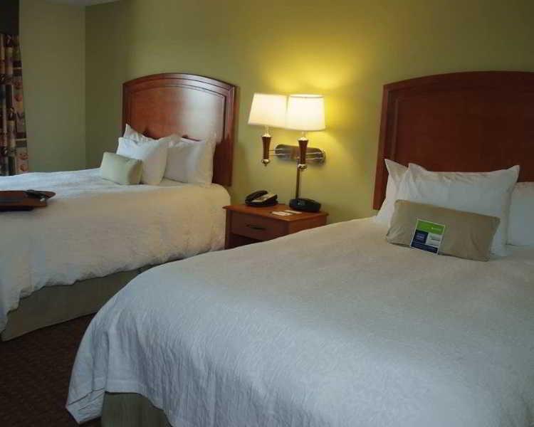 Hampton Inn Macomb Pokoj fotografie